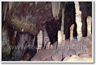 Jinhai Lake and Jingdong Stalactite Cavern Day Trip